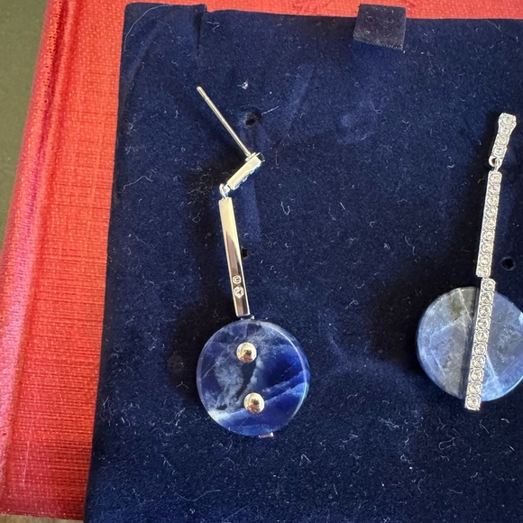 NWOT Blue & Silver Swarovski Disk Pierced Earrings White Rhodium-Plated - Picture 5 of 9